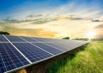 Energia solar em risco: aumento de impostos pode fazer setor perder R$ 97 bilhões em investimentos