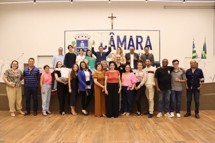 Radialista Richelson Xavier recebe título de cidadania anapolina em homenagem da Câmara Municipal