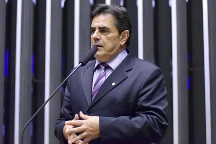 Governo recua e suspende portaria que limitava trabalho aos domingos e feriados