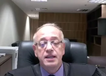 URGENTE: Desembargador que propôs extinção da PM de Goiás é afastado após reação incisiva de Caiado