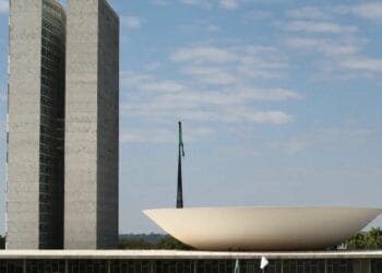 PEC dos Precatórios e escolha do novo ministro do STF movimentam a agenda política do Congresso Nacional