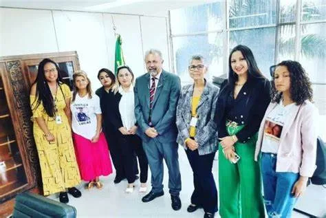 “Dama do tráfico” do Amazonas participa de audiências no Ministério da Justiça por meio de advogada ex-deputada do PSOL