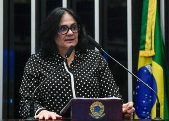 Senadora Damares Alves é internada às pressas em Brasília; saiba o motivo