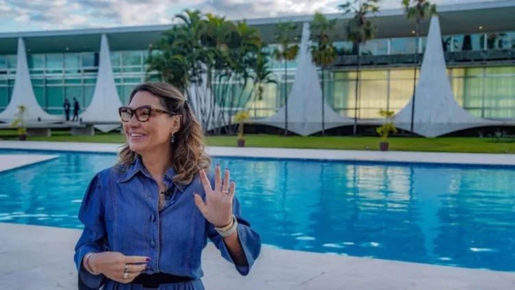 Governo Lula prevê gasto de R$ 874 mil em manutenção de piscinas e lagos nas residências oficiais