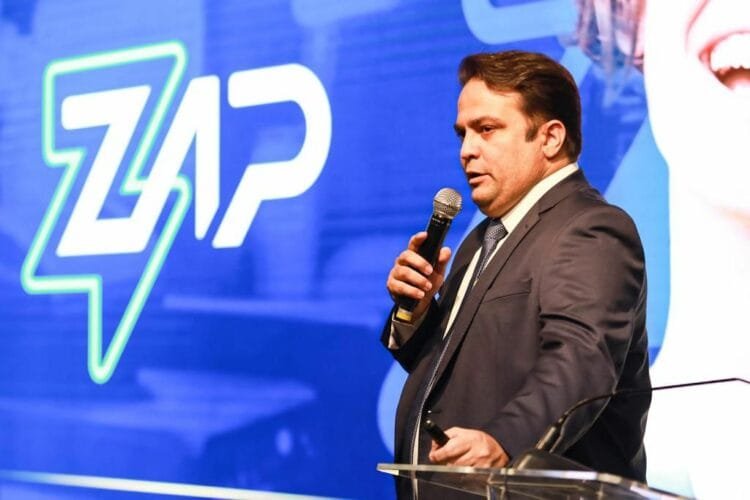 Prefeito Roberto Naves anuncia pagamento do piso salarial aos enfermeiros