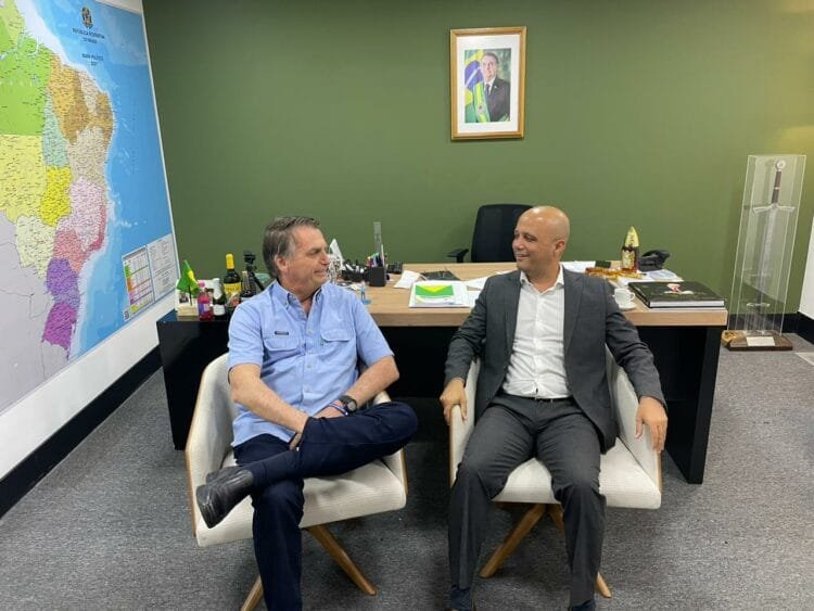 EXCLUSIVO: Com apoio de Bolsonaro, Vitor Hugo está confirmado como candidato em Anápolis