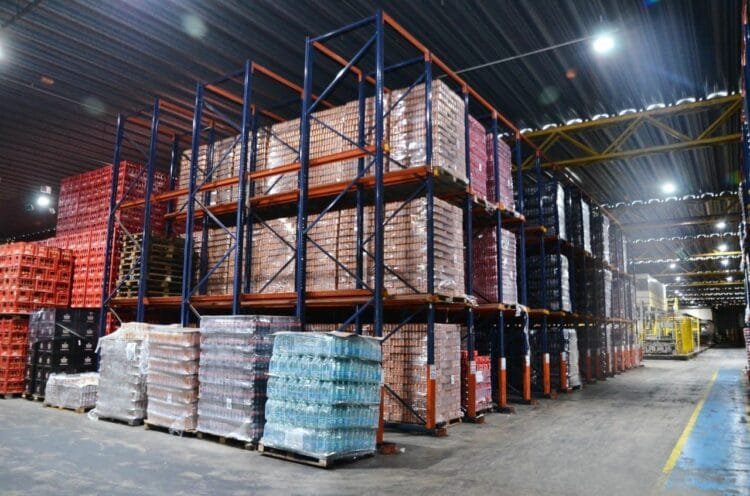 Goiás lidera crescimento econômico em outubro, superando média nacional