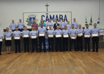 Câmara Municipal de Anápolis homenageia militares pela operação “Voltando em Paz”
