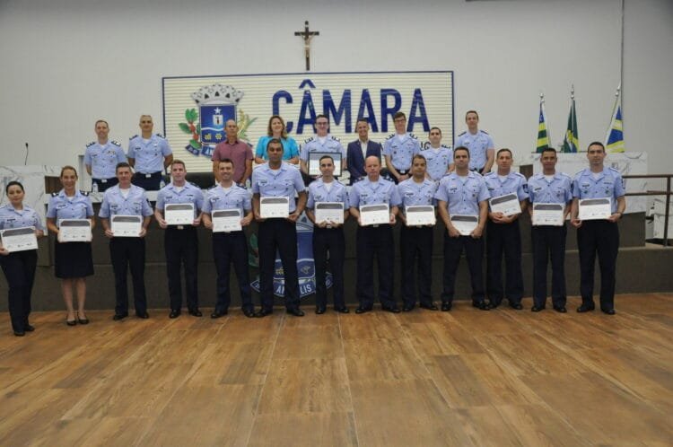Câmara Municipal de Anápolis homenageia militares pela operação “Voltando em Paz”