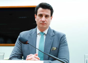 Advogado pede impeachment de Alexandre de Moraes em audiência sobre violações do 8 de janeiro