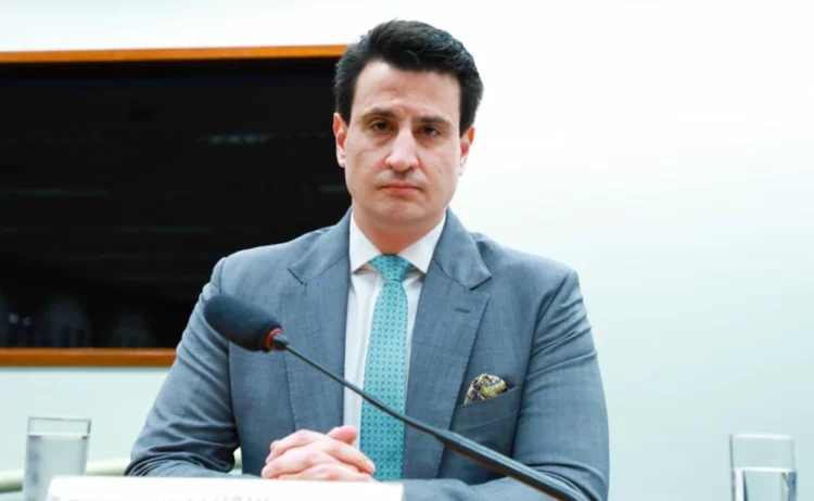 Advogado pede impeachment de Alexandre de Moraes em audiência sobre violações do 8 de janeiro