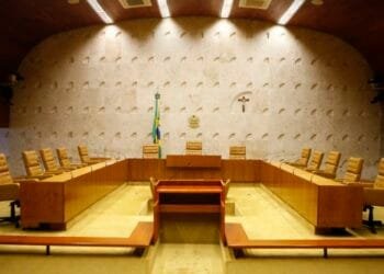 Avaliação do STF tem queda significativa, aponta pesquisa PoderData