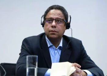 PL da Censura: Orlando Silva propõe restrições à liberdade na rede social e desperta críticas
