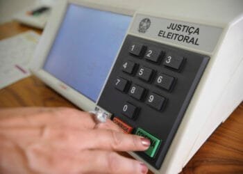 Interesse por política aumenta para 45% dos eleitores, revela pesquisa