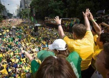 Grande manifestação reúne 750 mil pessoas na Avenida Paulista em apoio a Bolsonaro e à democracia