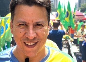 Vereador Hélio Araújo participa de mega ato bolsonarista em São Paulo