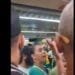 Torcedores do Corinthians barram entrada de apoiadores de Bolsonaro em vagão de metrô