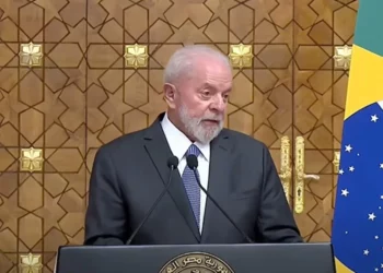 Lula critica ações de Israel em encontro com líder egípcio no Cairo
