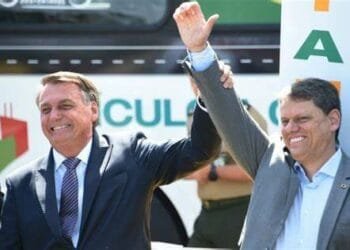 Tarcísio de Freitas confirma presença em manifestação de apoio a Bolsonaro na Avenida Paulista