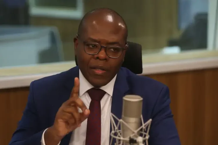 Deputado aciona MPF contra Silvio Almeida por racismo e antissemitismo