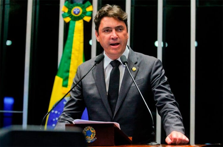 Projeto de Lei de Wilder Morais propõe desvinculação empregatícia em serviços de plataformas tecnológicas