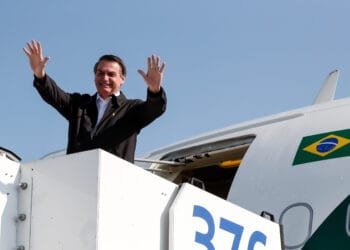 Bolsonaro lidera em pesquisa eleitoral, aponta levantamento do Instituto Paraná