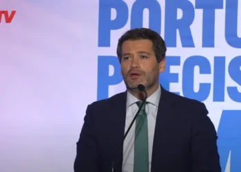 Líder da direita promete vetar entrada de Lula da Silva em Portugal se eleito primeiro-ministro