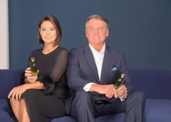 Perfume de Jair Bolsonaro esgota em seis horas na pré-venda: Fragrância promete sedução e elegância