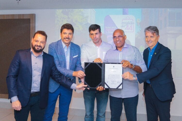 Senador Wilder Morais destina 10 milhões para modernização do polo de moda na Região da 44