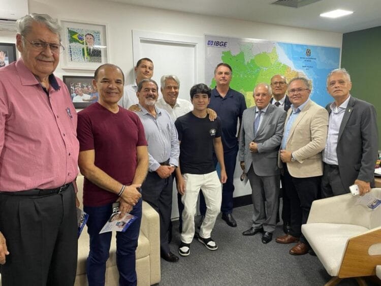 Vice-prefeito de Anápolis busca apoio de Bolsonaro para eleições municipais