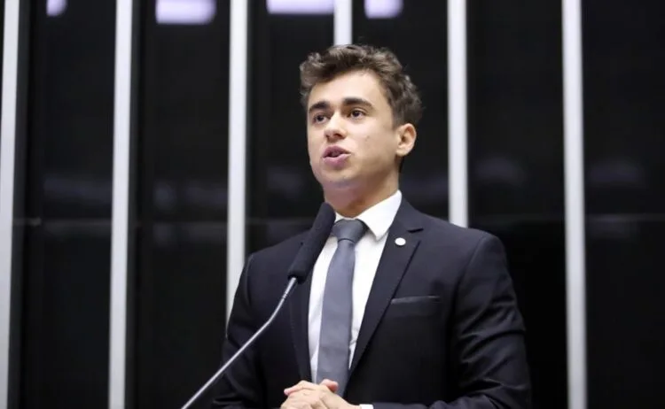 Deputado Nikolas Ferreira é eleito presidente da Comissão de Educação da Câmara, em derrota para o Governo Federal