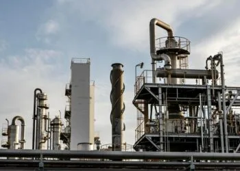 Crise na indústria química nacional: futuro pode reservar fechamento de unidades e demissões