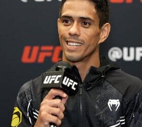 Jafel Filho, estrela do UFC, ministra culto para homens na Church City