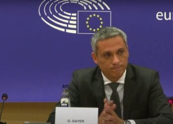 Deputado Gustavo Gayer denuncia ditadura no Brasil em discurso no Parlamento Europeu