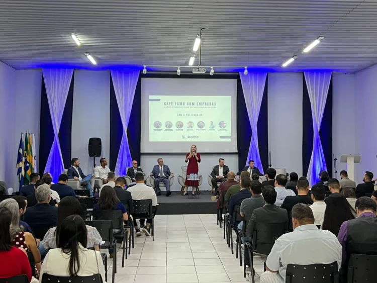 FAMA comemora 14 anos com mesa redonda sobre o mercado em 2024