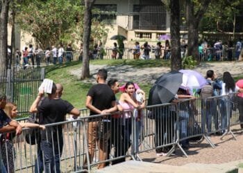 Filas para cancelar contribuição sindical se repetem pelo país