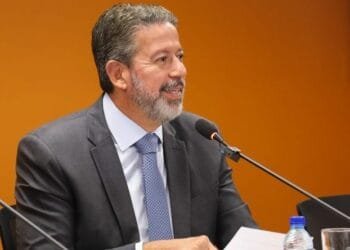 PEC que aumenta salários no Judiciário pode encontrar dificuldades na Câmara, diz Lira