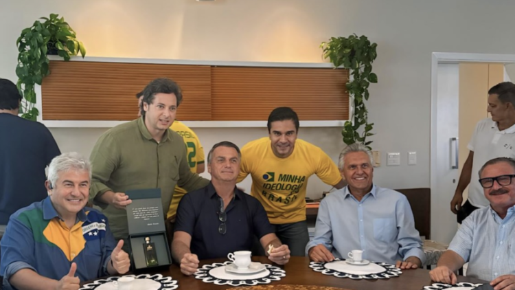 Jair Bolsonaro e Ronaldo Caiado unidos em carreata na Agrishow em Ribeirão Preto
