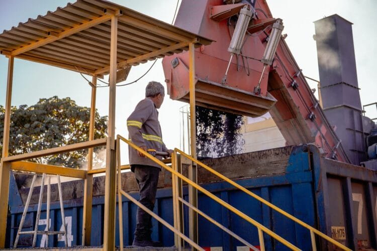 Prefeitura de Anápolis intensifica operação tapa-buraco e anuncia programa de recapeamento