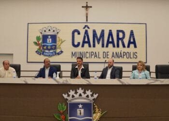 Anápolis busca solução inovadora para resíduos sólidos: “Lixo Zero, Social 10” em pauta na Câmara Municipal