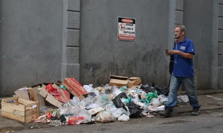 LIXO: Brasil gastou cerca de R$ 29 bi com limpeza urbana em 2022