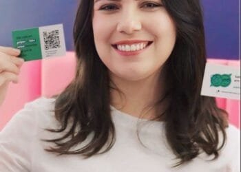 Jovem anapolina formada pelo RenovaBR lança projeto para idosos contra golpes e fake news