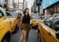 Anapolina Luana Barreto comemora 15 anos com homenagem na Times Square