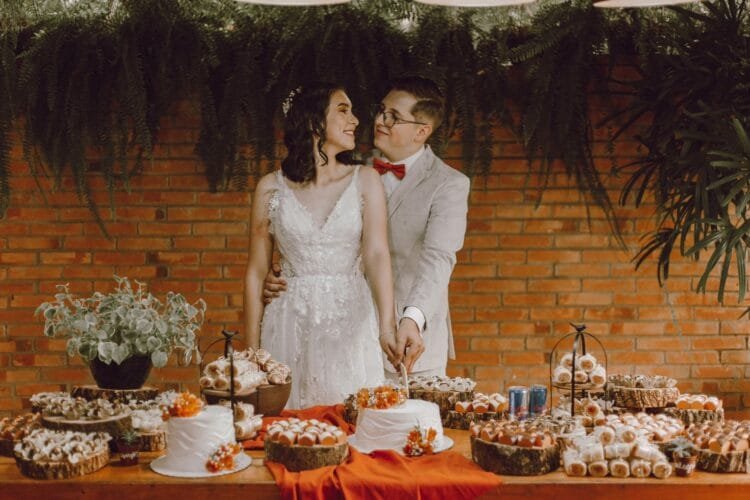 De Noiva sem recursos a artista inspiradora: A jornada de Iara Helena