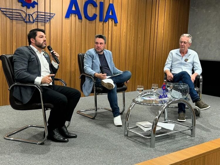 Márcio Corrêa: ‘Prefeito deve buscar recursos em Brasília e resolver o problema das obras inacabadas’