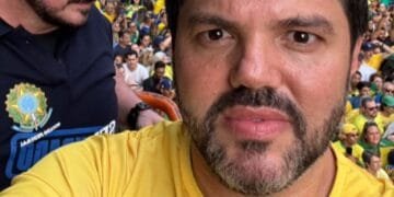 Márcio Corrêa participa de ato na Avenida Paulista ao lado de Jair Bolsonaro e lideranças da direita