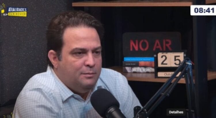 “Gomide deveria ter o microfone cortado!” diz prefeito Roberto Naves em resposta a críticas sobre saúde em Anápolis