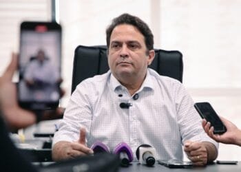 Prefeito Roberto Naves anuncia equipe de transição para novo governo em Anápolis