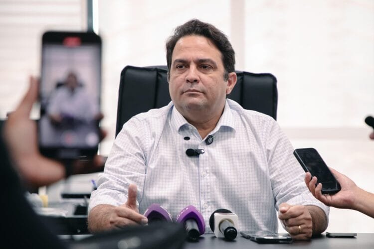 Prefeito Roberto Naves anuncia equipe de transição para novo governo em Anápolis