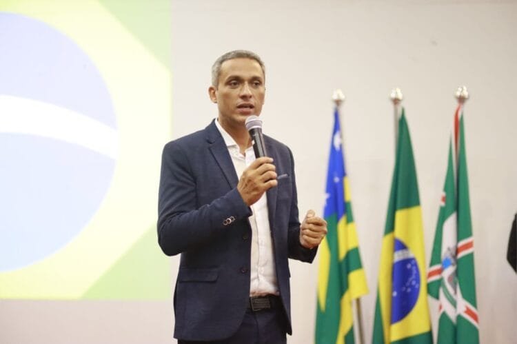 Excelência Parlamentar 2024: Gustavo Gayer é o melhor político do Congresso Nacional, por Goiás